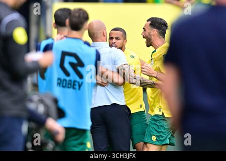 SITTARD, 31-08-2025, Fortuna Sittard Stadium, saison 2025/2026, football néerlandais Eredivisie, match entre Fortuna Sittard et NEC Nijmegen, photo montrant l'entraîneur de Fortuna Sittard Danny Buijs et le joueur de Fortuna Sittard Mohamed Ihattaren crédit : Pro Shots/Alamy Live News Banque D'Images