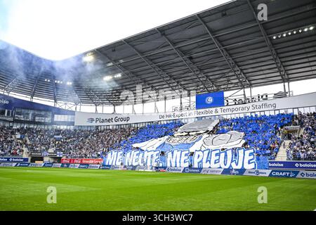Gand, Belgique. 31 août 2025. Les supporters de Gand photographiés au début d'un match de football entre la KAA Gent et le Club Bruges, dimanche 31 août 2025 à Gand, le jour 6 de la première division 'Jupiler Pro League' 2025-2026 du championnat belge. BELGA PHOTO TOM GOYVAERTS crédit : Belga News Agency/Alamy Live News Banque D'Images