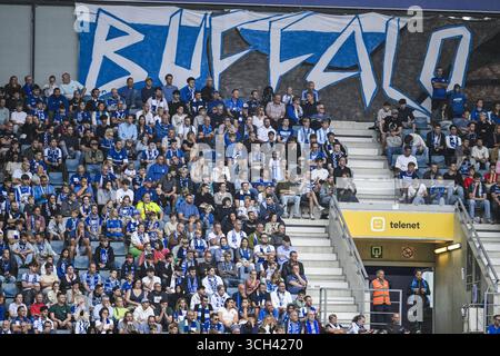 Gand, Belgique. 31 août 2025. Les supporters de Gand photographiés lors d'un match de football entre la KAA Gent et le Club Bruges, dimanche 31 août 2025 à Gand, au jour 6 de la première division 'Jupiler Pro League' 2025-2026 du championnat belge. BELGA PHOTO TOM GOYVAERTS crédit : Belga News Agency/Alamy Live News Banque D'Images