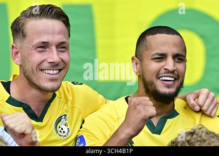 Sittard, pays-Bas. 31 août 2025. SITTARD, 31-08-2025, Fortuna Sittard Stadium, saison 2025/2026, football néerlandais Eredivisie, match entre Fortuna Sittard et NEC Nijmegen, photo montrant Paul Gladon, joueur de Fortuna Sittard, et Mo Ihattaran, joueur de Fortuna Sittard crédit : Pro Shots/Alamy Live News Banque D'Images