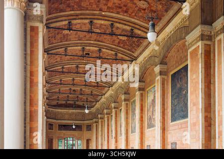 Loggia de la Trinkhalle / salle des pompes, Baden-Baden, Allemagne, par Heinrich Hübsch, 1839-42, où l'eau de source était bue. Banque D'Images