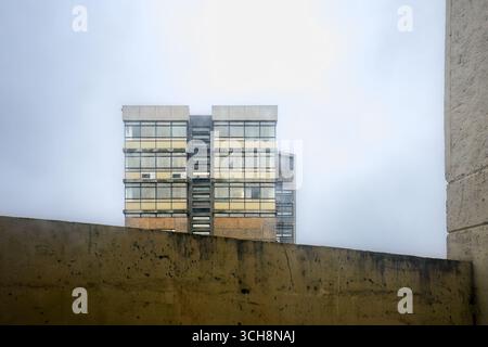 Swindon, Angleterre - immeuble de bureaux moderniste, délabré Banque D'Images