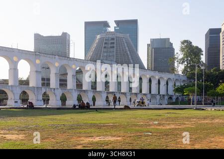 Rio de Janeiro, Brésil - L'aqueduc Carioca qui sert de pont dans le district de Lapa. Banque D'Images