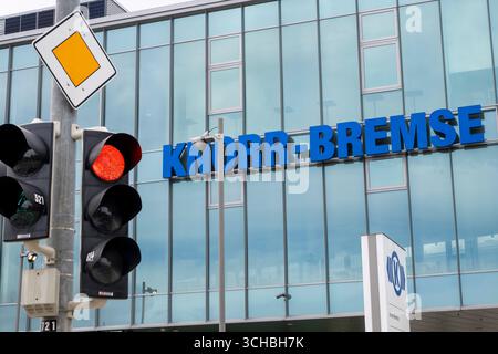 Munich, Allemagne. 01 Sep, 2025. Le siège de Knorr-Bremse SYSTEME für Nutzfahrzeuge GmbH. Crédit : Peter Kneffel/dpa/Alamy Live News Banque D'Images