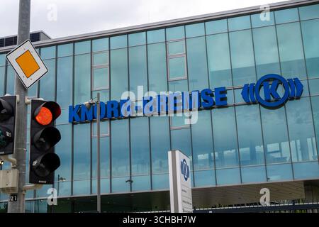 Munich, Allemagne. 01 Sep, 2025. Le siège de Knorr-Bremse SYSTEME für Nutzfahrzeuge GmbH. Crédit : Peter Kneffel/dpa/Alamy Live News Banque D'Images