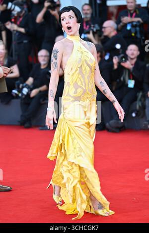 Venise, Italie. 01 Sep, 2025. Halsey assiste à la première Smashing machine dans le cadre du 82e Festival International du film de Venise au Lido à Venise, Italie, le 1er septembre 2025. Photo par Aurore Marechal/ABACAPRESS.COM crédit : Abaca Press/Alamy Live News Banque D'Images