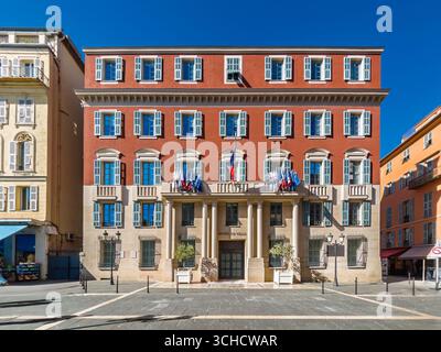 Nice, France - 30 août 2025 : Hôtel de ville. Style néoclassique (1730) typique de la Côte d'Azur, qui abrite l'Hôtel de ville si Banque D'Images