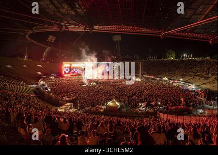 Vue du stade olympique complet au Superbloom Festival la nuit, jour 2 dans le Parc Olympique, Munich, 31/08/2025 Banque D'Images