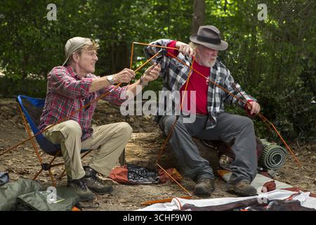 A Walk in the Woods est un film dramatique biographique américain réalisé par Ken Kwapis et sorti en 2015 et mettant en vedette Robert Redford, Nick Nolte et Emma Thompson. Basé sur le livre de 1998 du même nom de Bill Bryson, il est sorti le 2 septembre 2015. Banque D'Images