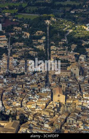 Vue aérienne, île, Santa Maria dels Angels, Esglesias de Montes-Sion, église, Ajuntament de Pollença, mairie, vue de Pollença, Pollença, Maj Banque D'Images