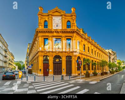 Nice, Côte d'Azur, France - 30 août 2025 : bâtiment historique de la poste et du télégraphe la poste Nice Wilson (Hôtel des postes) sur la rue de l'Hôtel des Banque D'Images