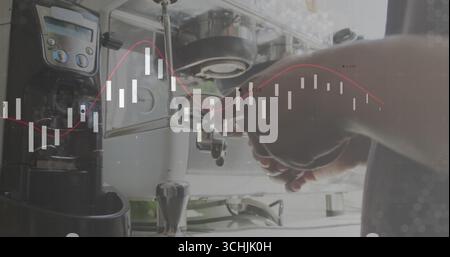 Barista exploitant plaçant le porte-filtre dans le chef de groupe au bar à café, superposition graphique rouge, espace de copie Banque D'Images
