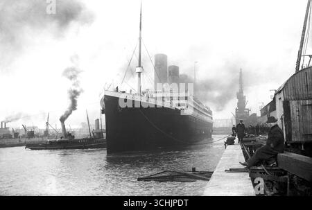 Titanic aux quais de Southampton. 12 avril 1912 Banque D'Images