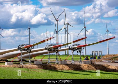 Baustelle für die Erweiterung des Windpark Lövenich, im Rheinischen Braunkohlerevier, östlich von Erkelenz, 4 Vestas V162 Windenereanlagen mit einer Leistung von 5,6 MW werden neu gebaut, NRW, Deutschland Windpark *** chantier de construction pour l'expansion du parc éolien Lövenich, dans la zone d'extraction de lignite rhénane, à l'est d'Erkelenz, 4 éolienne Vestas V162 d'une capacité de 5,6 MW sont en construction, parc éolien Allemagne Banque D'Images