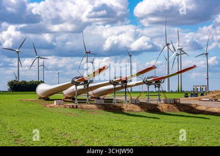 Baustelle für die Erweiterung des Windpark Lövenich, im Rheinischen Braunkohlerevier, östlich von Erkelenz, 4 Vestas V162 Windenereanlagen mit einer Leistung von 5,6 MW werden neu gebaut, NRW, Deutschland Windpark *** chantier de construction pour l'expansion du parc éolien Lövenich, dans la zone d'extraction de lignite rhénane, à l'est d'Erkelenz, 4 éolienne Vestas V162 d'une capacité de 5,6 MW sont en construction, parc éolien Allemagne Banque D'Images