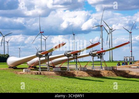 Baustelle für die Erweiterung des Windpark Lövenich, im Rheinischen Braunkohlerevier, östlich von Erkelenz, 4 Vestas V162 Windenereanlagen mit einer Leistung von 5,6 MW werden neu gebaut, NRW, Deutschland Windpark *** chantier de construction pour l'expansion du parc éolien Lövenich, dans la zone d'extraction de lignite rhénane, à l'est d'Erkelenz, 4 éolienne Vestas V162 d'une capacité de 5,6 MW sont en construction, parc éolien Allemagne Banque D'Images