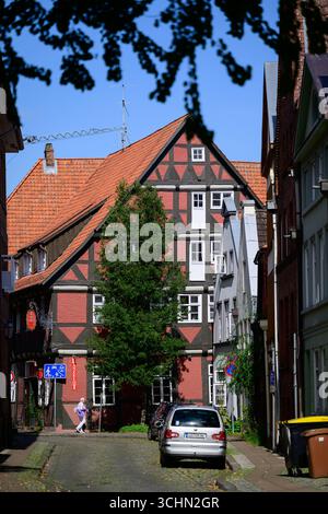 02 septembre 2025, basse-Saxe, Lüneburg : une rue dans la vieille ville. Photo : Philipp Schulze/dpa Banque D'Images