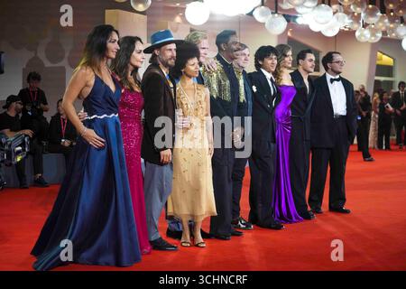 2 septembre 2025, Venise, Venetie, ITALIE : Venise, Italie, 02 septembre 2025. ÉQUIPES le tapis rouge pour la projection du film Dead Man's Wire au 82ème Festival International du film de Venise à Venise, Italie. (Crédit image : © Laurent Lairys/ZUMA Press Wire) USAGE ÉDITORIAL SEULEMENT ! Non destiné à UN USAGE commercial ! Banque D'Images