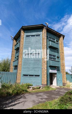 La peau d'oiseau Peacock Tower pour l'observation des oiseaux au WWT London Wetland Centre à Barnes à Londres, Royaume-Uni Banque D'Images