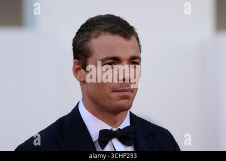 Europe, Italie, Lido di Venezia, 02 septembre 2025 : Gabriel Basso assiste à un tapis rouge pour le film 'Une maison de dynamite' lors du 82e Festival international du film de Venise le 2 septembre 2025, à Venise, Italie. Photo Ottavia Da Re/Sintesi/Alamy Live News Banque D'Images