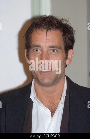 Clive Owen, star hollywoodienne et résident de Tendring, lance un appel de fonds de 85 000 £ pour la réparation du cinéma Electric Palace à Harwich - 11 novembre 2006 Banque D'Images