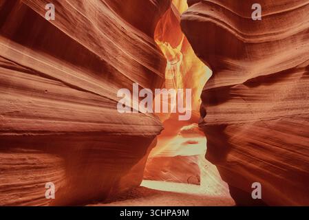 Image de Upper Antelope Canyon montrant la formation et les couches dans le grès Banque D'Images