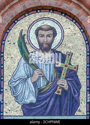 VIENNA, AUSTIRA - 5 JUILLET 2021 : la mosaïque de la présence Laurence sur la façade de l'église d'Anthony dès le début de 20. cent.. Banque D'Images