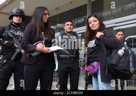 AUDIENCE DE VILLAVICENCIO 02 septembre 2025 Amanda et Tamia Villavicencio ont assisté à l'audience de mise en accusation dans l'affaire Villavicencio au complexe judiciaire QUITO PICHINCHA ECUADOR CLJ AUDIENCIACASOVILLAVICENCIO e89503b262a641953e48fc75e551cc83 Copyright : xHENRYxLAPOx Banque D'Images