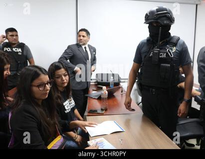 AUDIENCE DE VILLAVICENCIO 02 septembre 2025 Amanda et Tamia Villavicencio ont assisté à l'audience de mise en accusation dans l'affaire Villavicencio au complexe judiciaire QUITO PICHINCHA ECUADOR CLJ AUDIENCIACASOVILLAVICENCIO 510f207784f4140a08e27cd3f969ee84 Copyright : xHENRYxLAPOx Banque D'Images