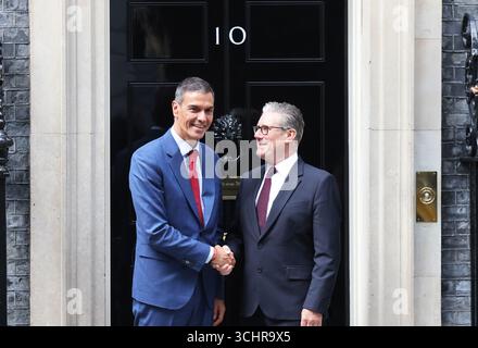 Londres, Royaume-Uni 3 septembre 2025. Le premier ministre espagnol Pedro Sanchez a rendu visite au premier ministre britannique Keir Starmer au 10 Downing Street, pour signer un accord bilatéral entre les deux pays afin de stimuler le commerce. Crédit : Monica Wells/Alamy Live News Banque D'Images