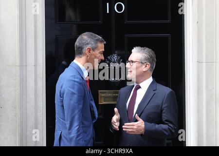 Londres, Royaume-Uni 3 septembre 2025. Le premier ministre espagnol Pedro Sanchez a rendu visite au premier ministre britannique Keir Starmer au 10 Downing Street, pour signer un accord bilatéral entre les deux pays afin de stimuler le commerce. Crédit : Monica Wells/Alamy Live News Banque D'Images