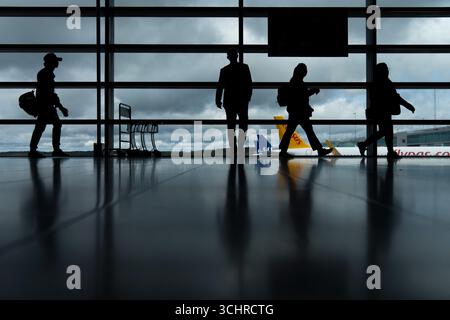 Stockholm, Stockholms LAN, Suède. 3 septembre 2025. Les passagers traversent le terminal de l'aéroport d'Arlanda à Stockholm, en Suède. (Crédit image : © Matias Basualdo/ZUMA Press Wire) USAGE ÉDITORIAL SEULEMENT ! Non destiné à UN USAGE commercial ! Banque D'Images