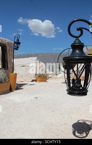 Blocs blancs géants dans les mines de marbre Cuatro Cienegas, Coahuila, Mexique est un paysage étonnant dans un coin du désert autrefois Banque D'Images