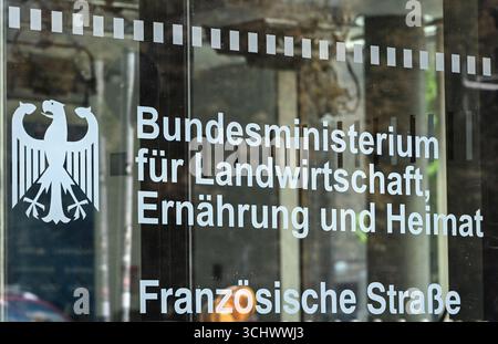 Berlin, Allemagne. 03 septembre 2025. Le lettrage du ministère fédéral de l'agriculture, de l'alimentation et des affaires intérieures. Crédit : Jens Kalaene/dpa/Alamy Live News Banque D'Images
