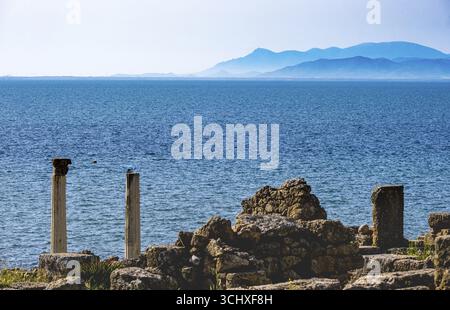 Sardaigne, péninsule de Sinis et ruines historiques et colonnes, zone Archeologica di Tharros Musée archéologique, Tharros, Europe, Province d'Oristano Banque D'Images