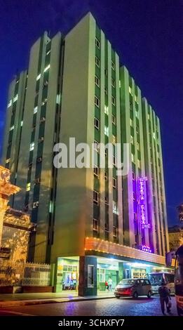 Hôtel Santa Clara libre à Vidal Park, Streetlife dans le centre-ville de Santa Clara à Parque de Santa Clara, Santa Clara, Cuba, Villa Clara Banque D'Images