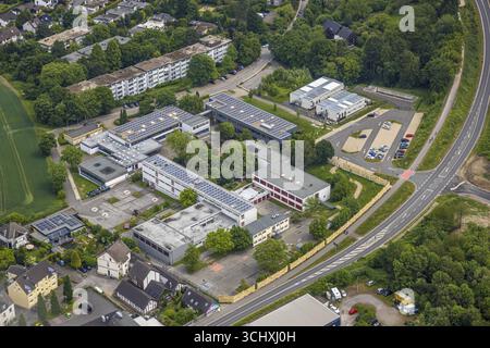 Vue aérienne, GGS Gemeinschaftsgrundschule Boergersbruch, Mathilde - Anneke - Schule Hauptschule, toit avec panneaux solaires, village de conteneurs à côté du Banque D'Images