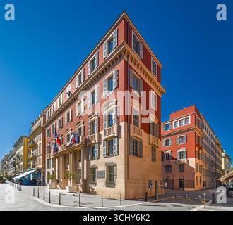 Nice, France - 30 août 2025 : Hôtel de ville. Style néoclassique (1730) typique de la Côte d'Azur, qui abrite l'Hôtel de ville si Banque D'Images