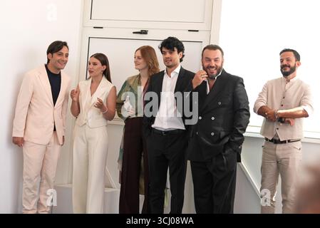 Venezia, Italie. 04th Sep, 2025. Les acteurs assistent à la photocall 'il Mostro' lors du 82e Festival international du film de Venise le 4 septembre 2025, Venise, Italie (photo de Gian Mattia D'Alberto/Lapresse) crédit : LaPresse/Alamy Live News Banque D'Images