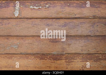 Support de planches de bateau récupéré, avec marques d'ongles et salpêtre incrusté pour l'authenticité Banque D'Images