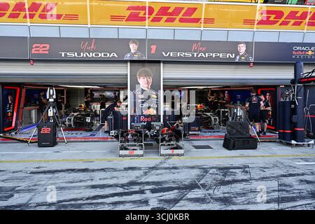 MONZA, ITALIE - 04 SEPTEMBRE : vue générale du garage Oracle Red Bull Racing lors des avant-premières du Grand Prix de F1 d'Italie à l'Autodromo Nazionale Monza le 04 septembre 2025 à Monza, Italie. (Photo de Vince Mignott/Alamy Live News) Banque D'Images