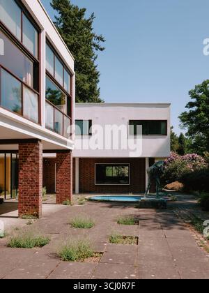 La maison d'architecture moderniste Homewood à Esher, Surrey, Angleterre Royaume-Uni. Conçu par l'architecte Patrick Gwynne Banque D'Images