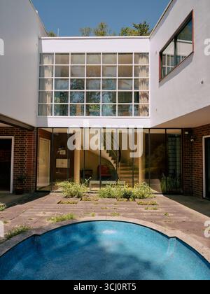 La maison d'architecture moderniste Homewood à Esher, Surrey, Angleterre Royaume-Uni. Conçu par l'architecte Patrick Gwynne Banque D'Images