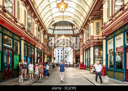 Leadenhall Market – charme historique et vie urbaine. Londres Banque D'Images
