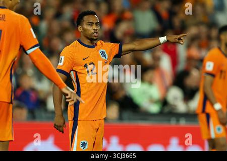 Rotterdam, pays-Bas. 04th Sep, 2025. ROTTERDAM, PAYS-BAS - 4 SEPTEMBRE : Quinten Timber des pays-Bas fait des gestes lors du match de qualification de la Coupe du monde de l'UEFA entre les pays-Bas et la Pologne au Stadion Feijenoord le 4 septembre 2025 à Rotterdam, pays-Bas. (Photo de Hans van der Valk/Orange Pictures) crédit : Orange pics BV/Alamy Live News Banque D'Images