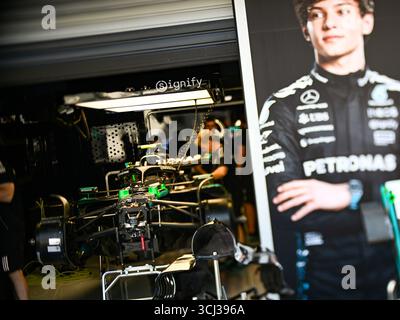 Piombino, Piombino, Italie. 4 septembre 2025. Ambiance dans la boîte #12 Kimi Antonelli de l'écurie Mercedes-AMG Petronas Formula One Team, Mercedes W16., lors du Championnat du monde de formule 1 de la FIA Pirelli Gran Premio d'Italia 2025, 04 septembre, à Monza, Italie (crédit image : © Luca Barsali/ZUMA Press Wire) USAGE ÉDITORIAL SEULEMENT ! Non destiné à UN USAGE commercial ! Banque D'Images