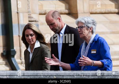 Londres. ROYAUME-UNI. 04 sept. 2025. Catherine, princesse de Galles (l) et Guillaume, prince de Galles (C) visitent le Musée d'histoire naturelle de South Kensington, Londres. Crédit : Dinendra Haria/Alamy Live News Banque D'Images