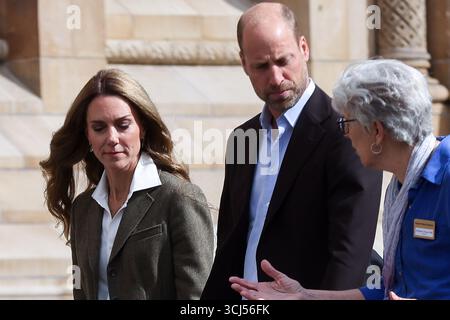 Londres. ROYAUME-UNI. 04 sept. 2025. Catherine, princesse de Galles (l) et Guillaume, prince de Galles (C) visitent le Musée d'histoire naturelle de South Kensington, Londres. Crédit : Dinendra Haria/Alamy Live News Banque D'Images
