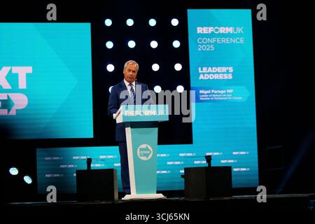 Birmingham NEC. Vendredi 5 septembre 2025. Nigel Farage, chef du Parti réformiste britannique, prononce un discours lors de la conférence du parti. Bridget Catterall/AlamyLiveNews Banque D'Images