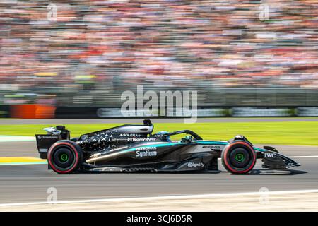 George Russell (GBR) au volant de Mercedes-AMG Petronas Formula One Team lors des essais libres du GP de F1 d'Italie sur le circuit de Monza le 5 septembre 2025 à Monza, en Italie. Banque D'Images